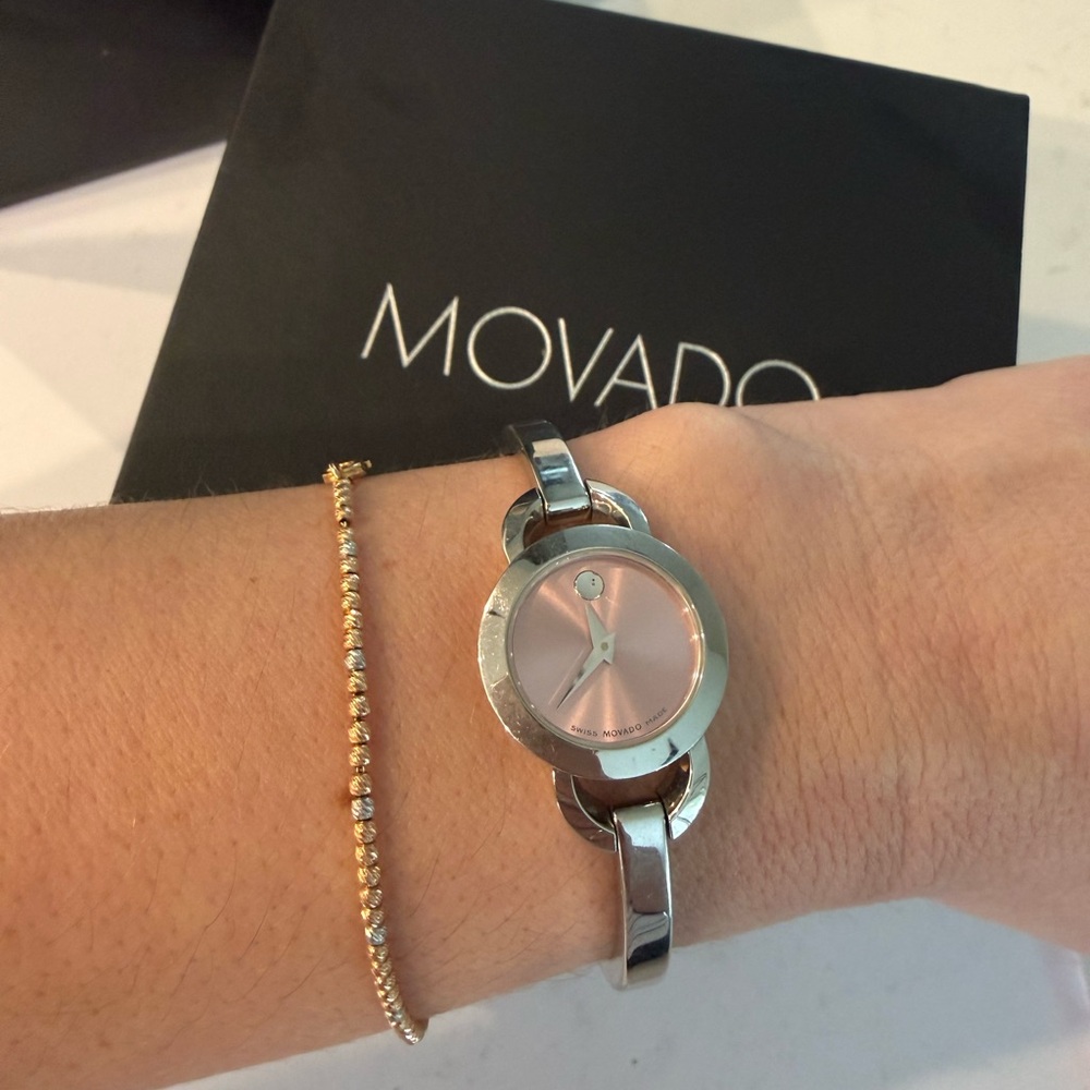 Movado Women’s Silver Bracelet Watch with Pink Dial, elegant, feminine, like new - Picture 8 of 12